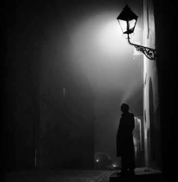 uomo buio